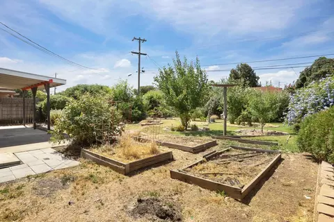 Exterior - 31 E Gibson St, Stockton, CA 95204 photo 7 of 13