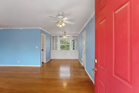 Living - 31 E Gibson St, Stockton, CA 95204 photo 1 of 4