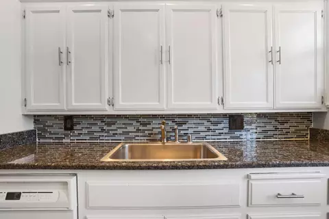 Kitchen - 31 E Gibson St, Stockton, CA 95204 photo 3 of 5