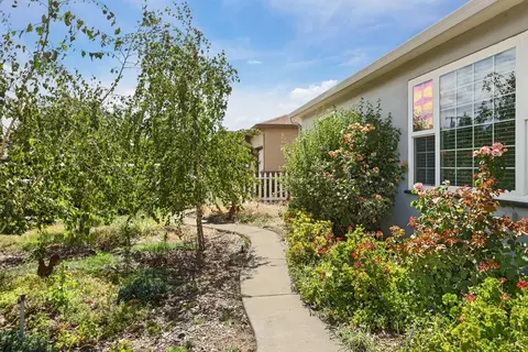 Exterior - 31 E Gibson St, Stockton, CA 95204 photo 4 of 13