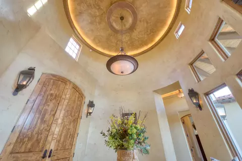 Entry Way - 9481 Perrett Rd, Patterson, CA 95363 photo 2 of 6