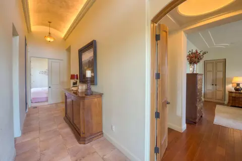 Entry Way - 9481 Perrett Rd, Patterson, CA 95363 photo 5 of 6