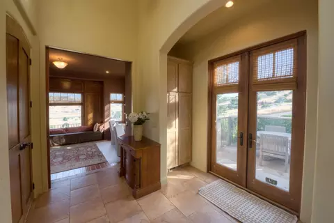 Entry Way - 9481 Perrett Rd, Patterson, CA 95363 photo 4 of 6