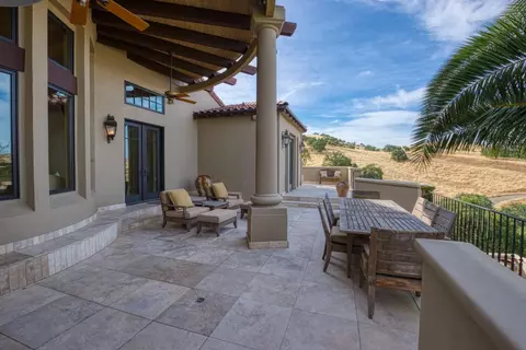Exterior - 9481 Perrett Rd, Patterson, CA 95363 photo 9 of 20
