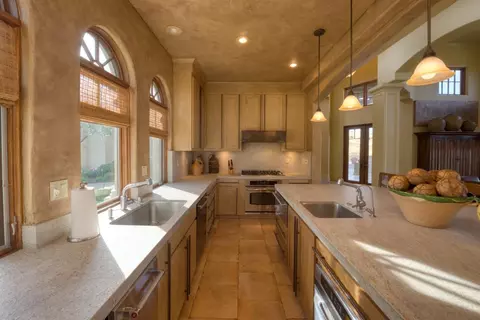Kitchen - 9481 Perrett Rd, Patterson, CA 95363 photo 2 of 3