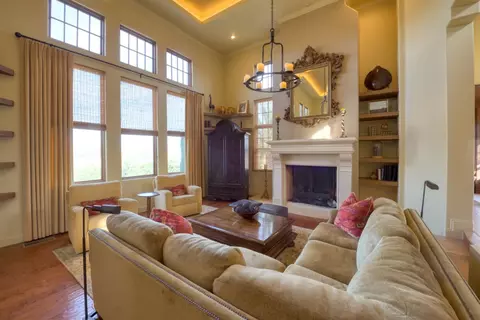 Living - 9481 Perrett Rd, Patterson, CA 95363 photo 1 of 2