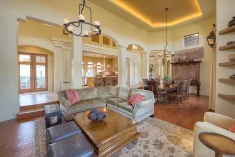 Living - 9481 Perrett Rd, Patterson, CA 95363 photo 2 of 2