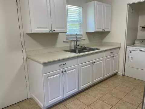 3066 Montgomery Way, Sacramento, CA 95817