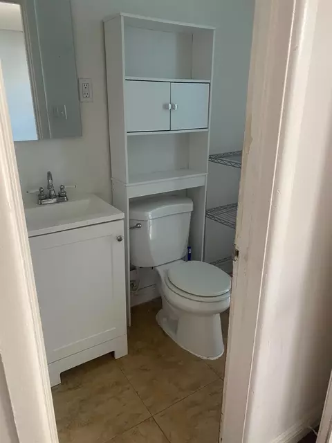 Bath - 330 Vermont St, Gridley, CA 95948 photo 3 of 5