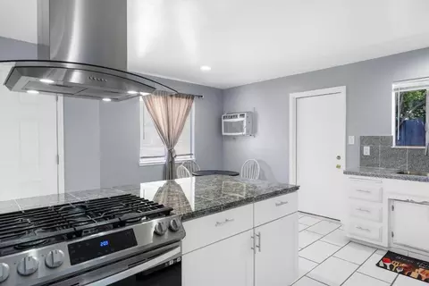 Kitchen - 422 Arcade Blvd, Sacramento, CA 95815 photo 7 of 8