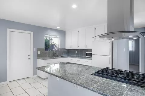 Kitchen - 422 Arcade Blvd, Sacramento, CA 95815 photo 1 of 8