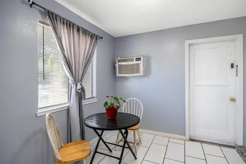 Dining - 422 Arcade Blvd, Sacramento, CA 95815 photo 1 of 1