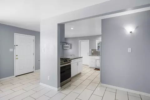 Entry Way - 422 Arcade Blvd, Sacramento, CA 95815 photo 1 of 1