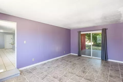 Living - 422 Arcade Blvd, Sacramento, CA 95815 photo 3 of 4