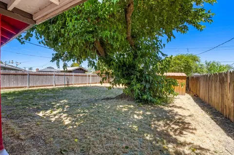 Exterior - 422 Arcade Blvd, Sacramento, CA 95815 photo 6 of 8
