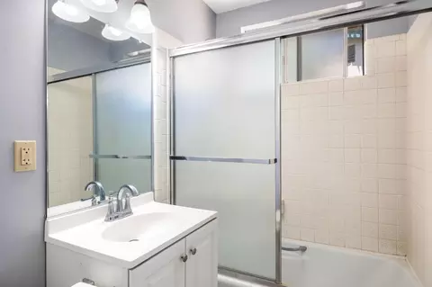 Bath - 422 Arcade Blvd, Sacramento, CA 95815 photo 3 of 3