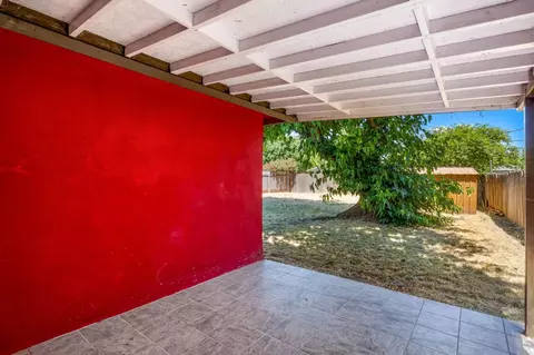 Exterior - 422 Arcade Blvd, Sacramento, CA 95815 photo 4 of 8