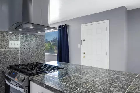 Kitchen - 422 Arcade Blvd, Sacramento, CA 95815 photo 6 of 8