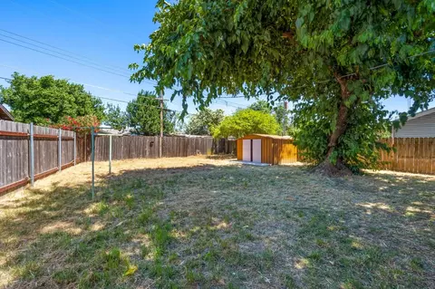 Exterior - 422 Arcade Blvd, Sacramento, CA 95815 photo 7 of 8