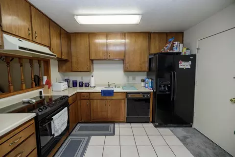 Kitchen - 1436 E Canal Dr, Turlock, CA 95380 photo 7 of 7