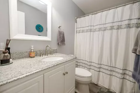 Bath - 1436 E Canal Dr, Turlock, CA 95380 photo 3 of 4