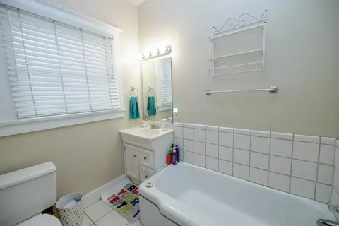 Bath - 1436 E Canal Dr, Turlock, CA 95380 photo 1 of 4