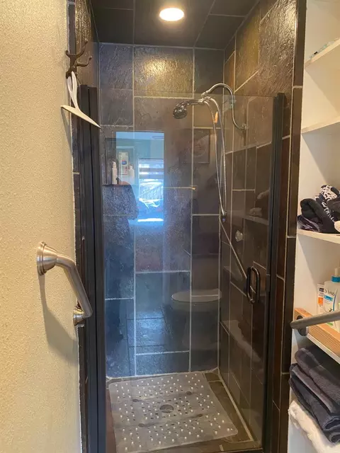 Bath - 3703 Arrowhead St, Copperopolis, CA 95228 photo 3 of 15