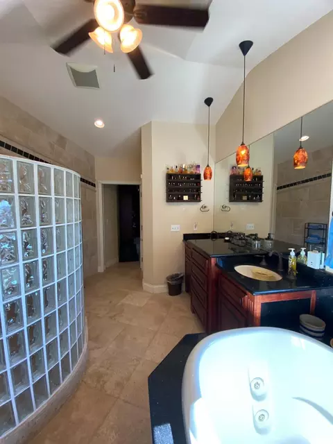 Bath - 3703 Arrowhead St, Copperopolis, CA 95228 photo 10 of 15