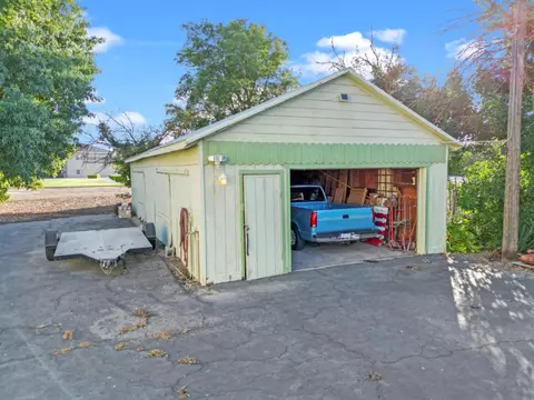Exterior - 1754 E Las Palmas Ave, Patterson, CA 95363 photo 21 of 23