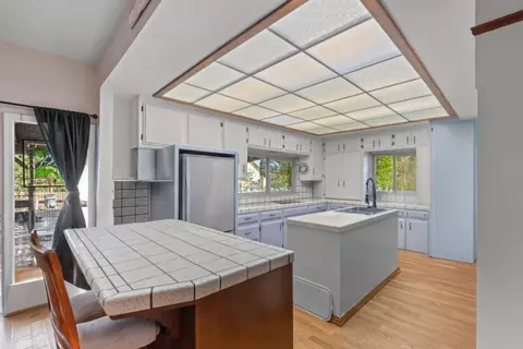 Kitchen - 1754 E Las Palmas Ave, Patterson, CA 95363 photo 2 of 7