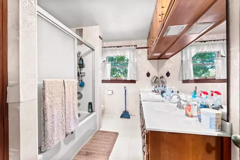 Bath - 1754 E Las Palmas Ave, Patterson, CA 95363 photo 3 of 3