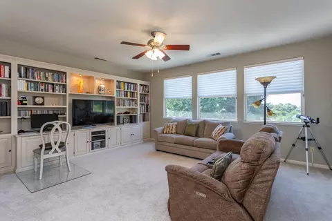Living - 4600 Via Verde, Modesto, CA 95357 photo 3 of 4