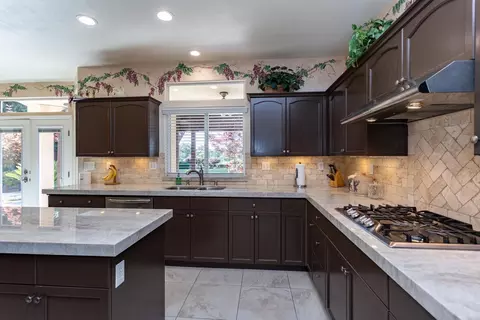 Kitchen - 4600 Via Verde, Modesto, CA 95357 photo 4 of 5
