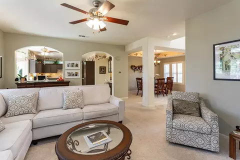 Living - 4600 Via Verde, Modesto, CA 95357 photo 2 of 4