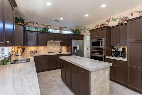 Kitchen - 4600 Via Verde, Modesto, CA 95357 photo 3 of 5