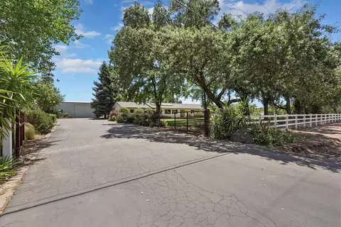 2368 E Forest Lake Rd, Acampo, CA 95220 photo 3