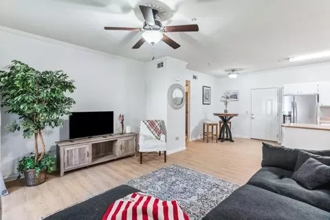 10001 Woodcreek Oaks Blvd #513, Roseville, CA 95747