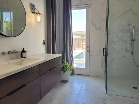 Bath - 1809 Somersby Ln, Ceres, CA 95307 photo 7 of 9