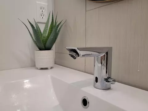 Bath - 1809 Somersby Ln, Ceres, CA 95307 photo 4 of 9