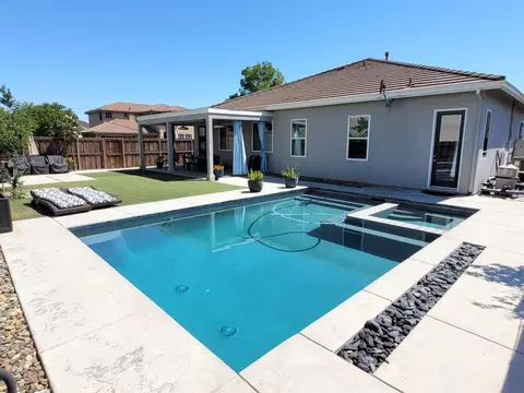 Exterior - 1809 Somersby Ln, Ceres, CA 95307 photo 2 of 12