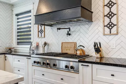 Kitchen - 1500 Classic Ct, Modesto, CA 95357 photo 5 of 6