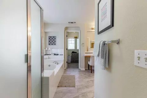 Bath - 1500 Classic Ct, Modesto, CA 95357 photo 7 of 11