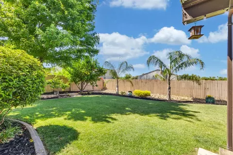 Exterior - 8436 Arrowroot Cir, Antelope, CA 95843 photo 11 of 25