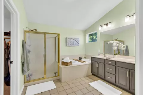 Bath - 8436 Arrowroot Cir, Antelope, CA 95843 photo 2 of 7