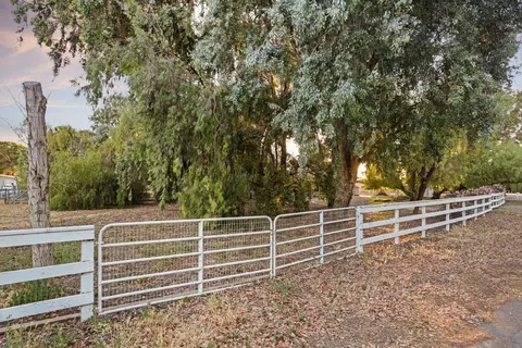 Exterior - 16310 W Tsirelas Dr, Tracy, CA 95304 photo 13 of 24