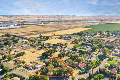 View/Area - 16310 W Tsirelas Dr, Tracy, CA 95304 photo 2 of 7