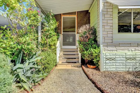 10065 Grinding Rock Dr, Grass Valley, CA 95949 photo 2