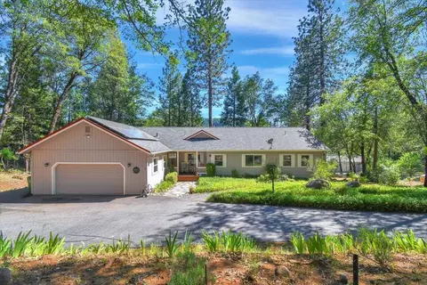 18577 Pebble Pl, Nevada City, CA 95959