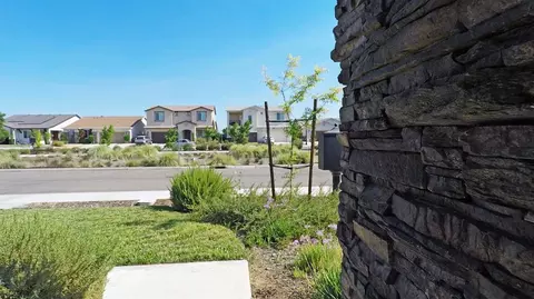2108 Leo St, Manteca, CA 95336 photo 2