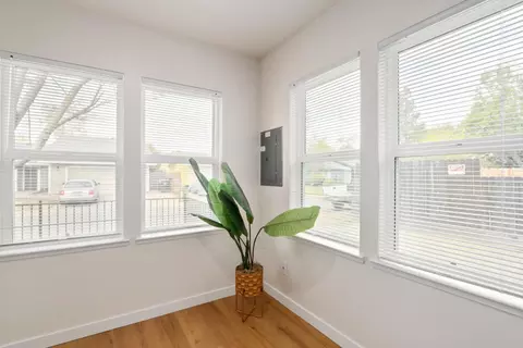 Entry Way - 5213 Marconi Ave, Carmichael, CA 95608 photo 2 of 3